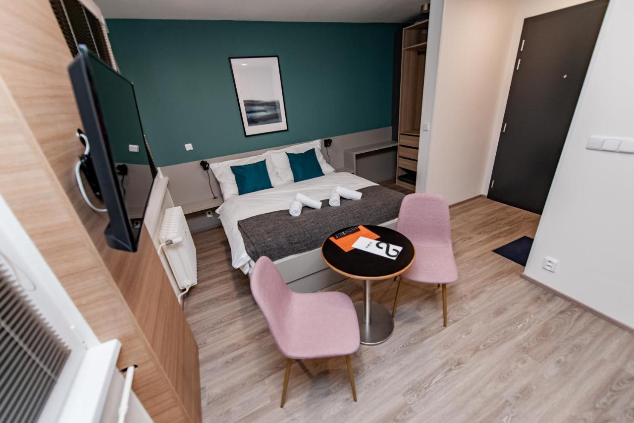 Apartments 4U: Kampus Upstairs Hradec Králové Exterior foto